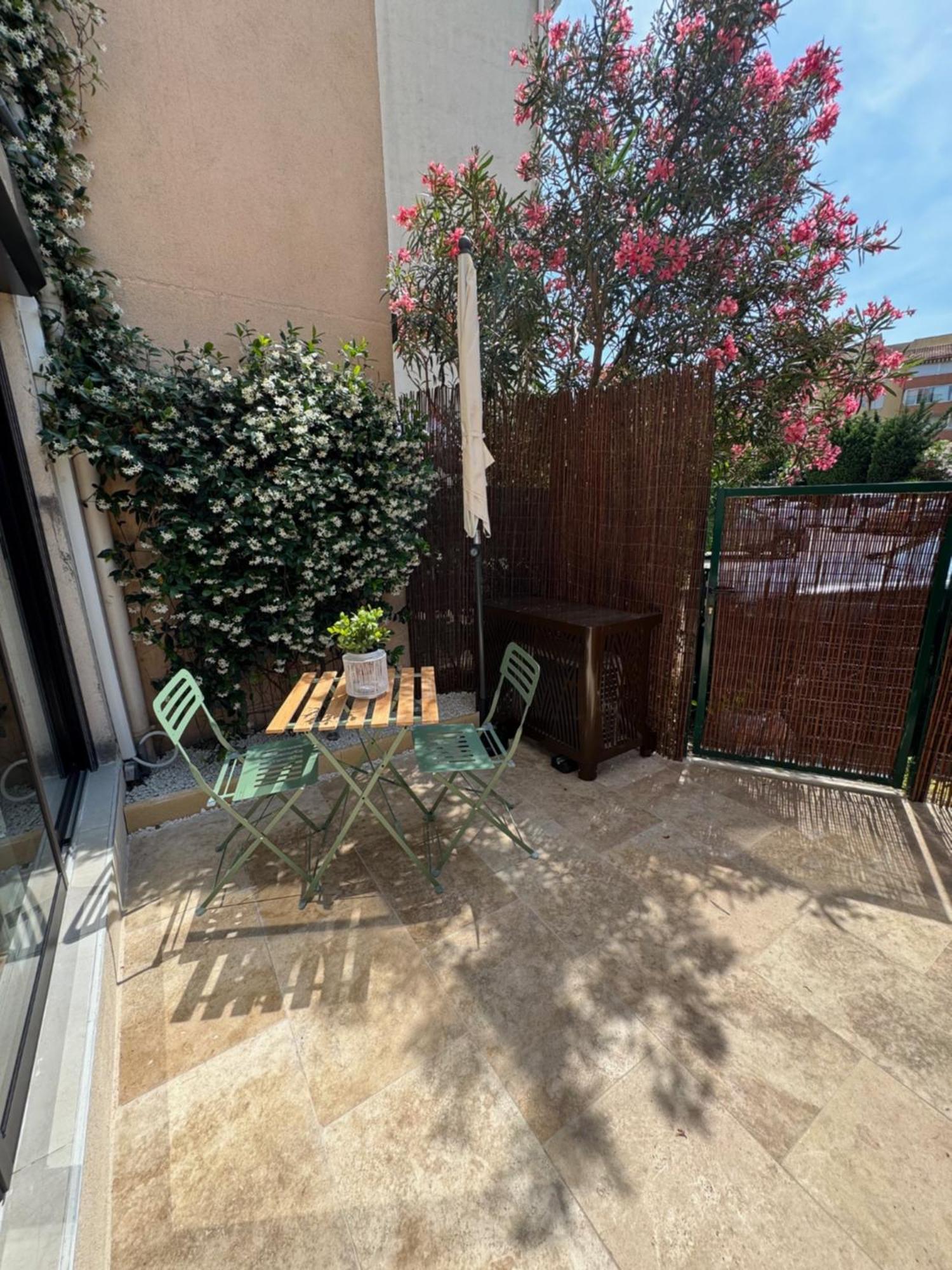 Appartamento Chez Timmaflo Fréjus Esterno foto